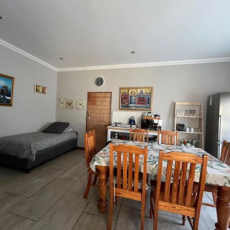 Douwe Cottages Pretoria-Noord Extérieur photo