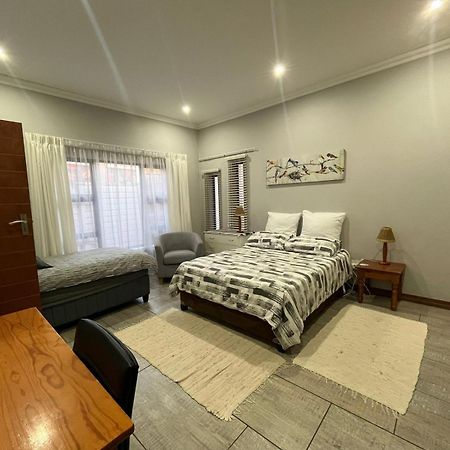 Douwe Cottages Pretoria-Noord Extérieur photo